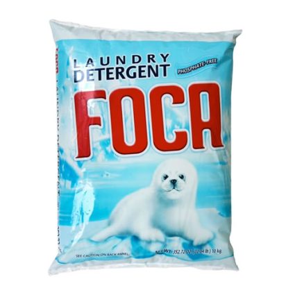 Blue FOCA laundry detergent bag with a white seal on an icy blue background, phosphate-free formula label visible on the packaging.