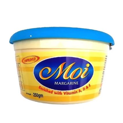 Tub of Moi Margarine with a blue lid, yellow container, labeled 'enriched with Vitamin A, D, E' and 250g.